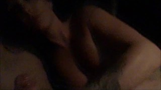 Brasileira tatuada safada chupando pau no Uber